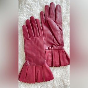 Danier genuine leather fuchsia gloves